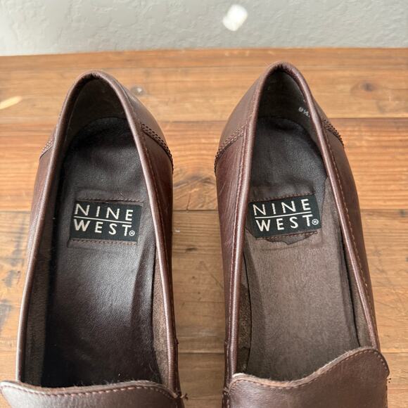 Women's Nine West Dark Brown Heeled Leather Loafer Size 8.5 M - Picture 3 of 9